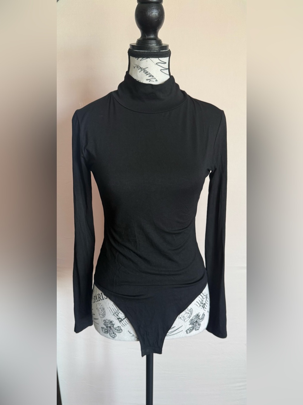 MANGOPOP Women's Black Long-Sleeve Mock Neck Bodysuit- NWT!